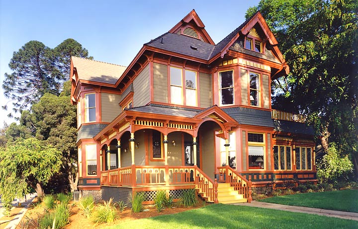 The Sumner House of Pomona College was carefully restored by HartmanBaldwin in 1992. According to Claremont Heritage, it is the city’s only true Queen Anne Victorian.